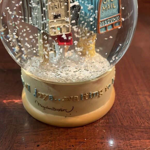 Hallmark Mailbox Christmas Holiday Snow Water Globe By Marjolein Bastin - Picture 3 of 6